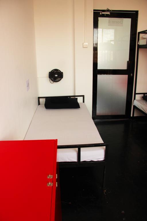 City Hostel *