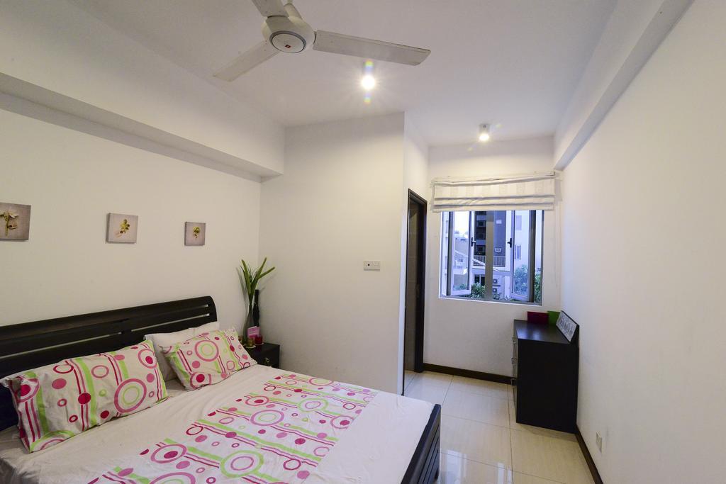 Apartment On 320 *