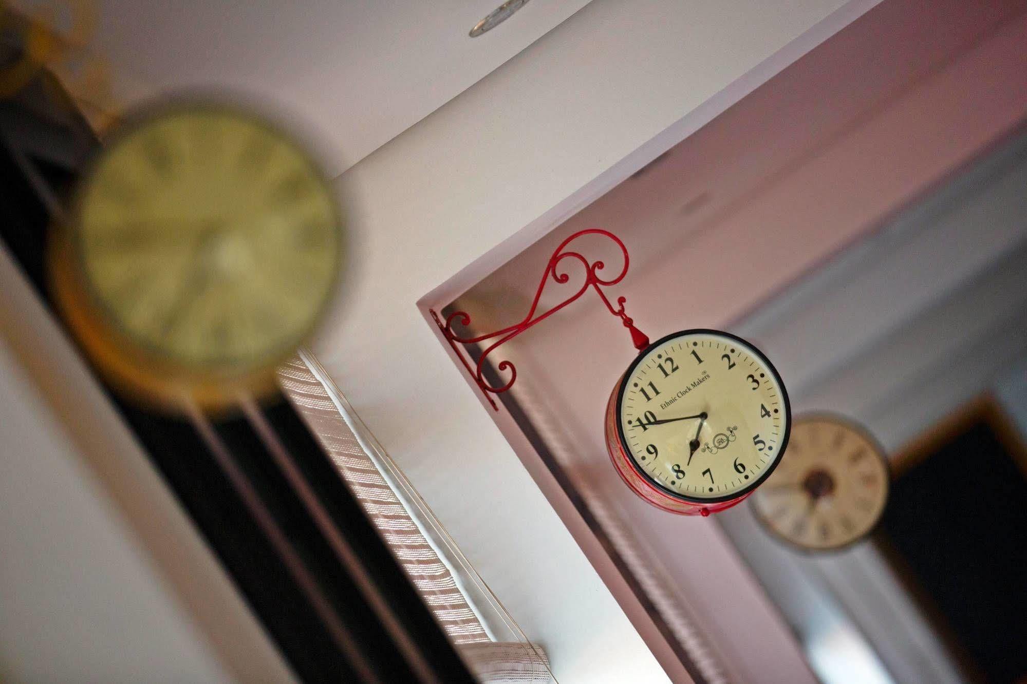 Albergue Clock Colombo