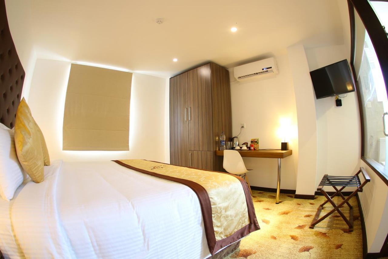 Hotel 02