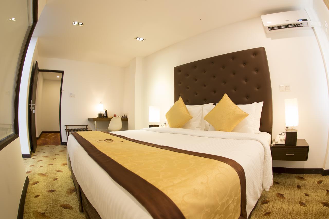 Hotel 02 3*