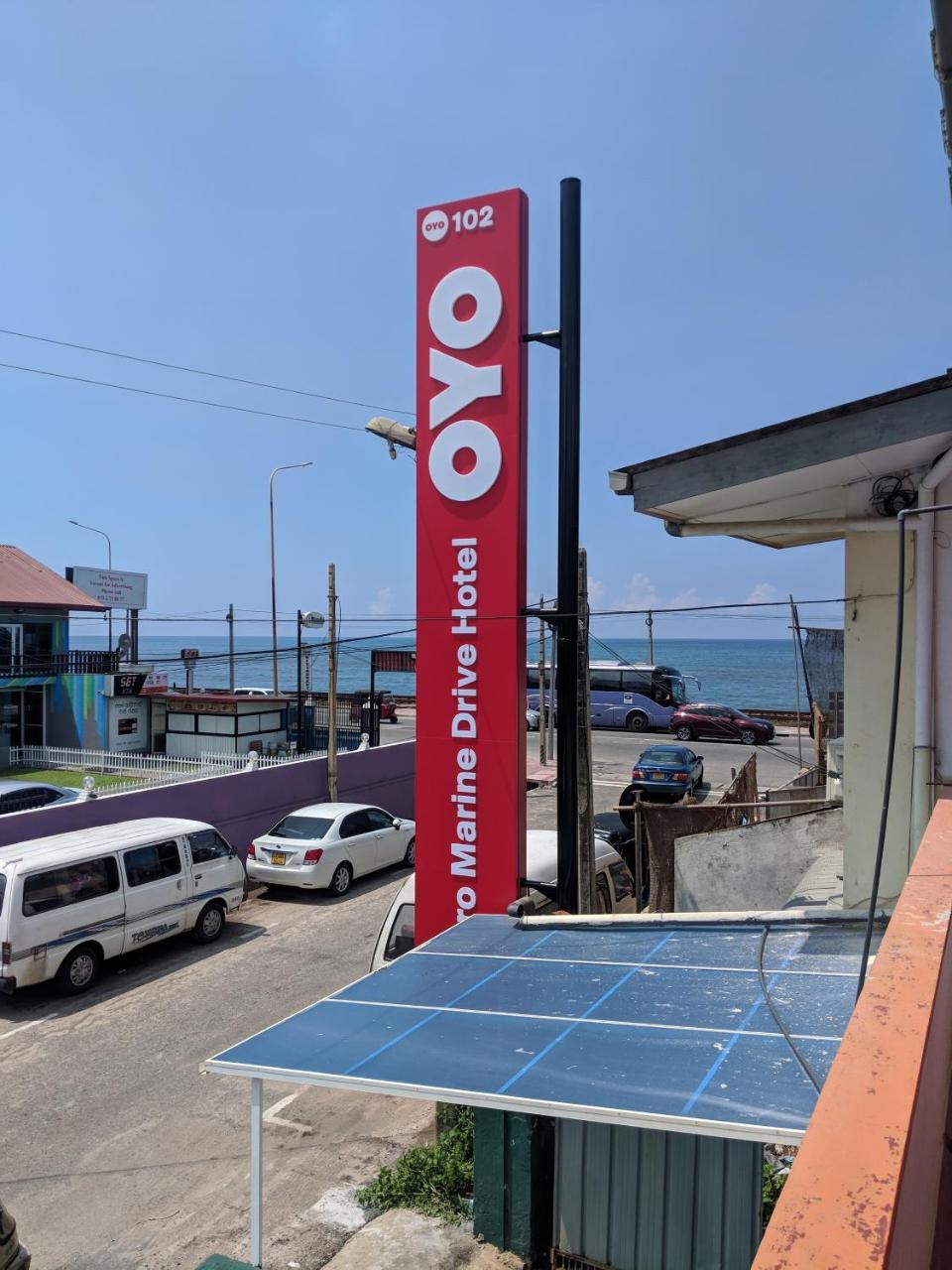 Oyo 102 Metro Marine Drive Hotel