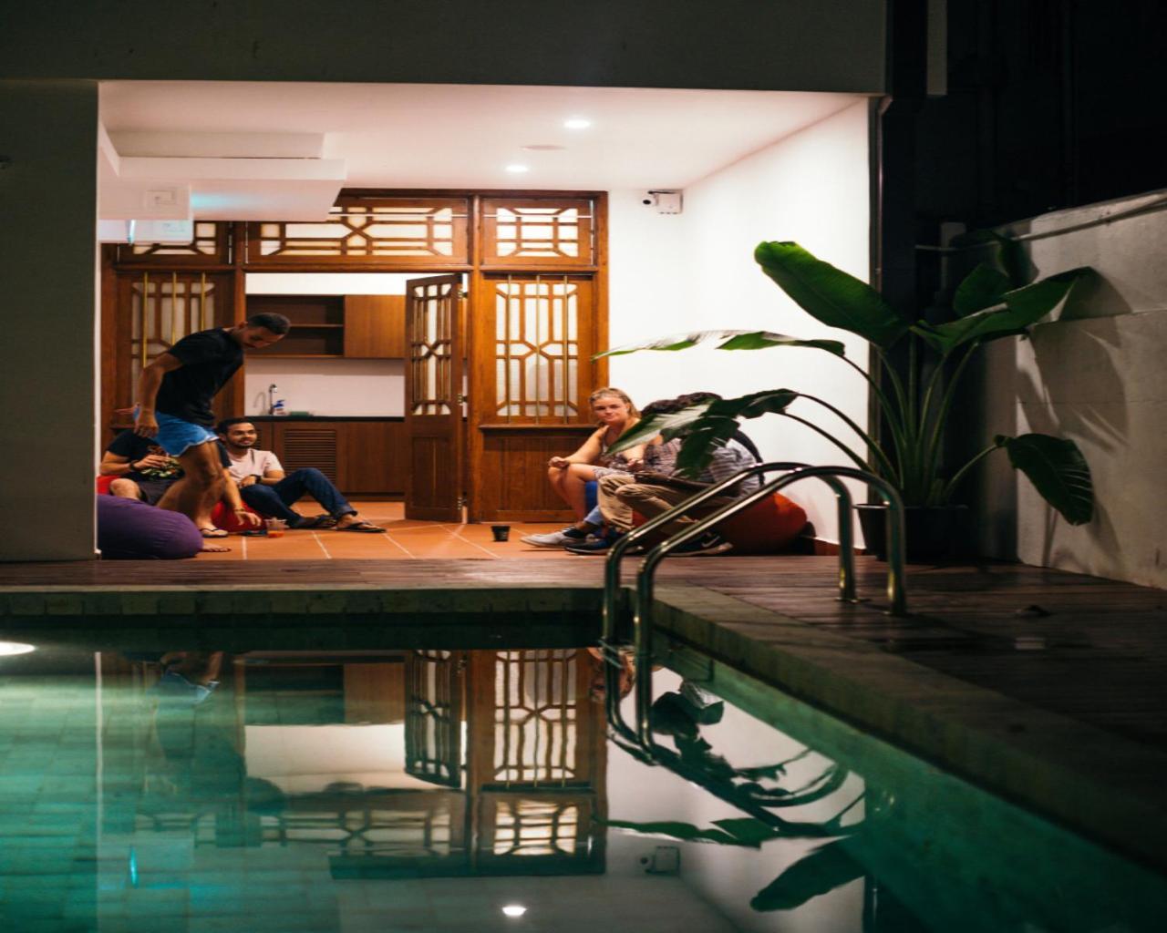 Island Hostel *