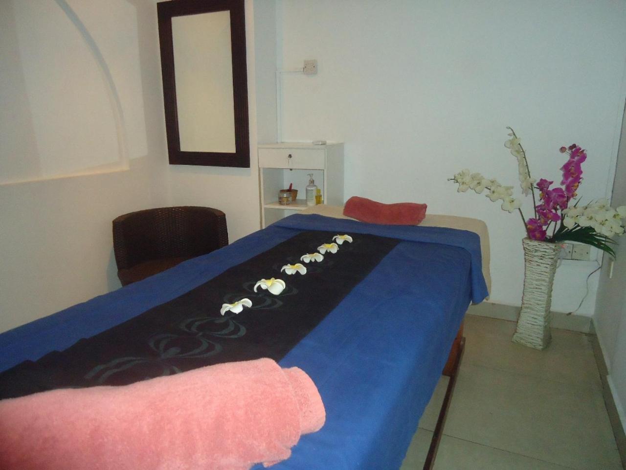 Global Towers & Hotel 4*