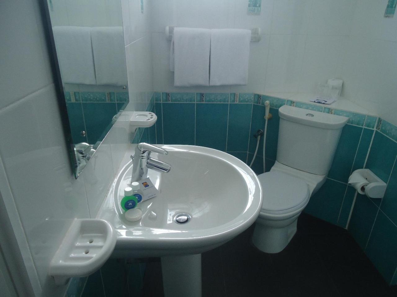 Hotel Global Towers & 4*