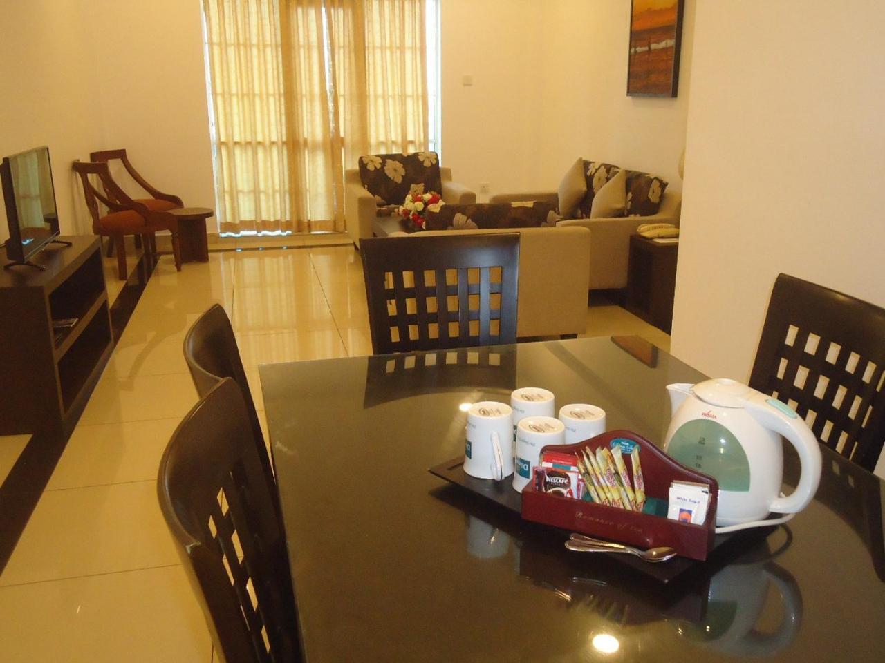 Hotel Global Towers & 4*