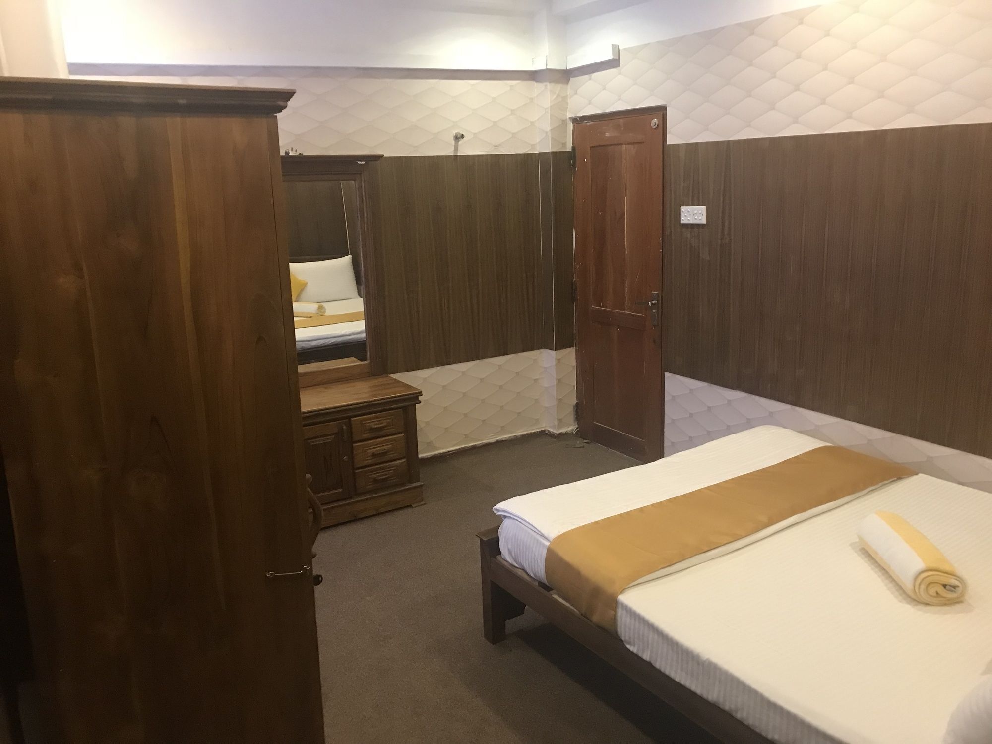 Hotel Oyo 112 Al Manaal Residency 3*