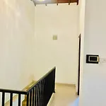 Sako Properties Near To The American Embassy And Few Minutes To One Galle Face And All The Important Places Are Near The Property As Well As Sight Seeing Places