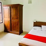 Sako Properties Near To The American Embassy And Few Minutes To One Galle Face And All The Important Places Are Near The Property As Well As Sight Seeing Places