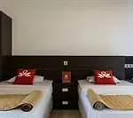 Zen Rooms Shrubbery Gardens Bamba