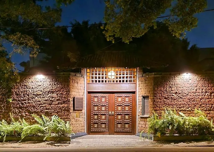 Artisan Villa