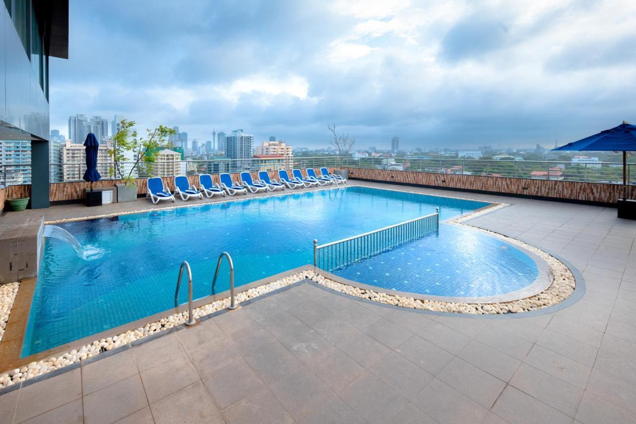 Pearl Grand By Rathna 4*