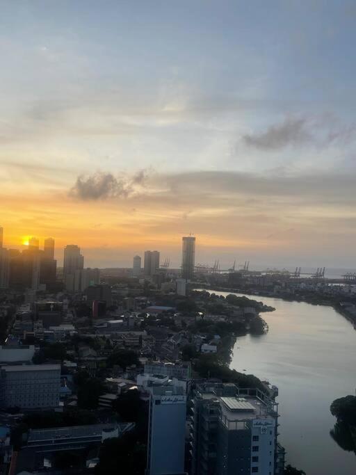 Luna Tower Luxury Apartment Colombo