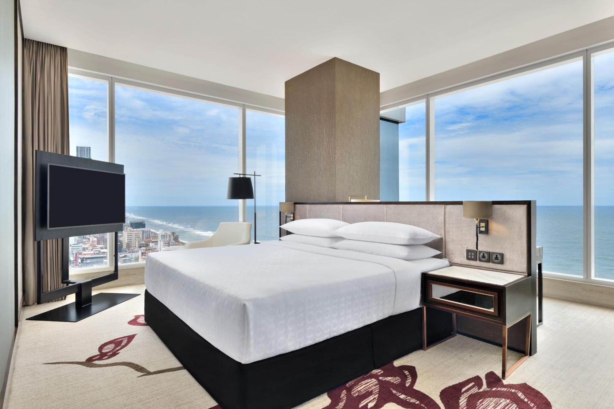 Sheraton Hotel 5*