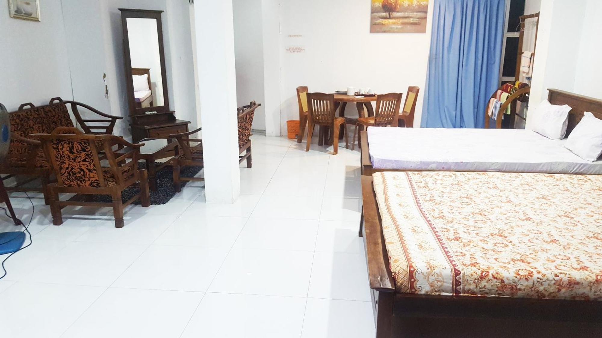 Hotel The Beehive *