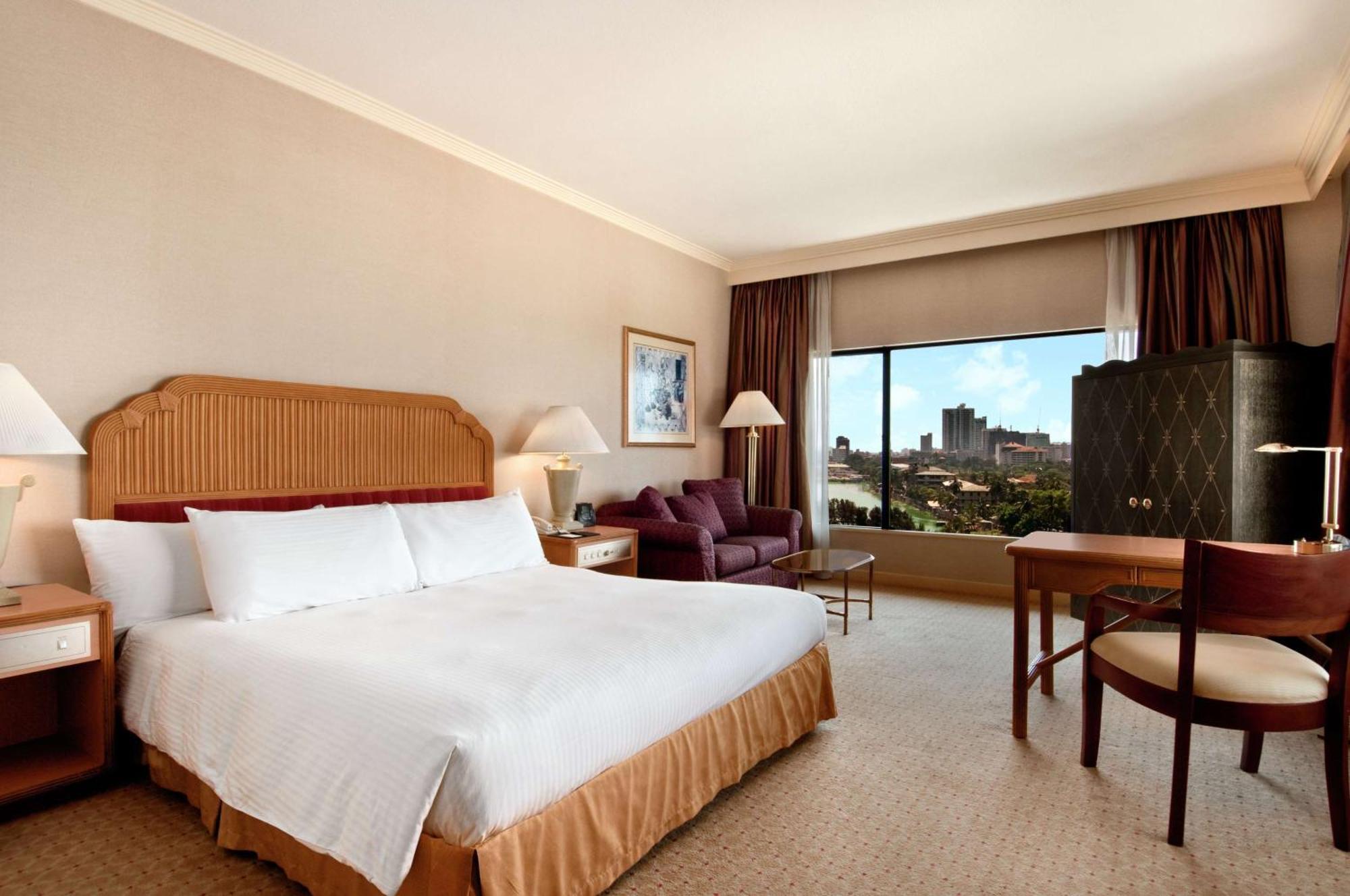 Hilton Hotel 5*