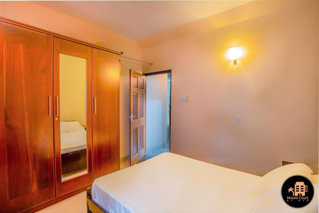 Beach-side 3 Bedroom In Mount Lavinia Apartment *