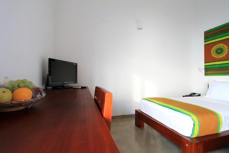 Hotel The Ocean Front By The Serendipity Collection Colombo