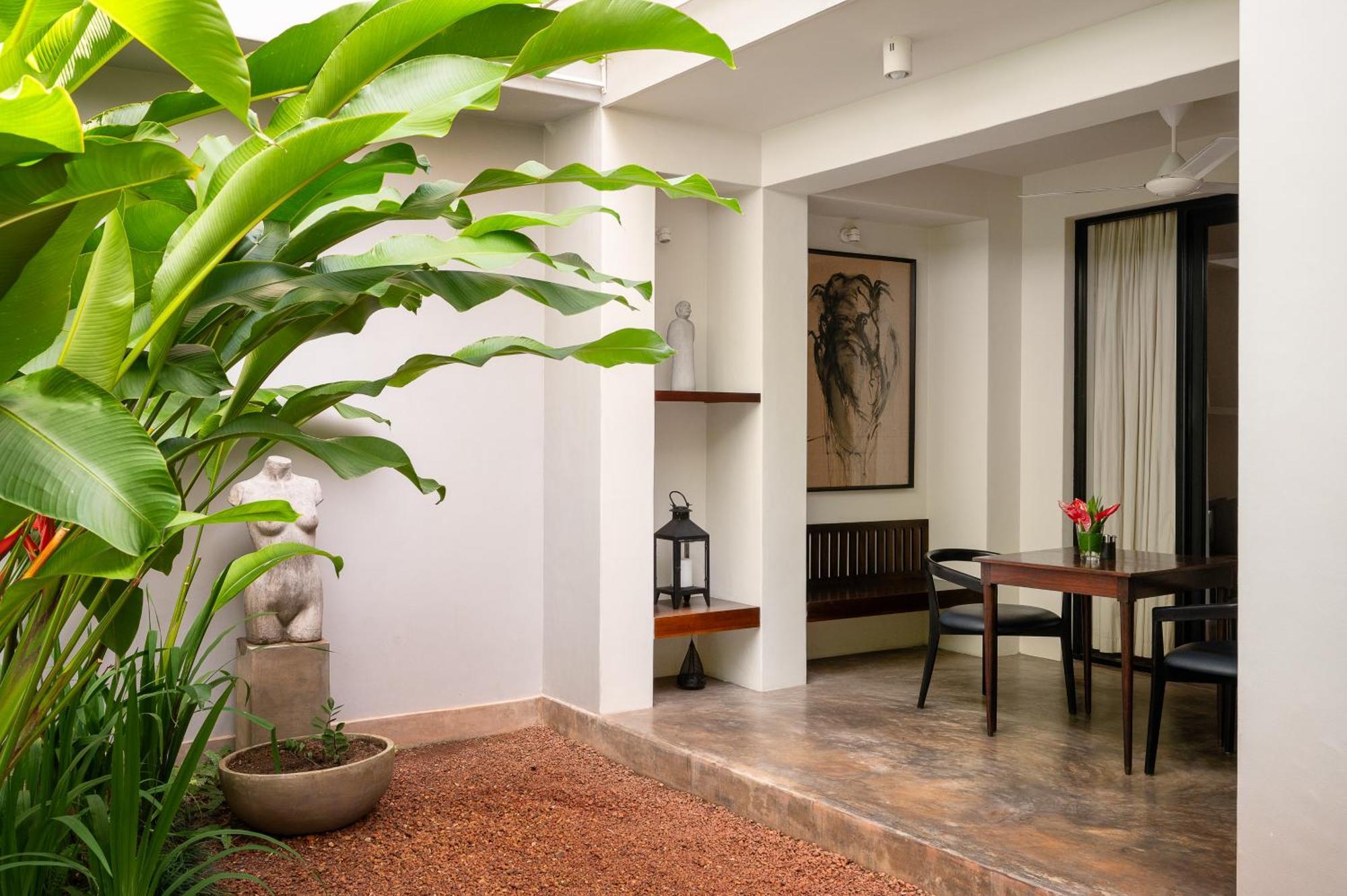 Nyne Lodge, Acomodação com café da manhã 