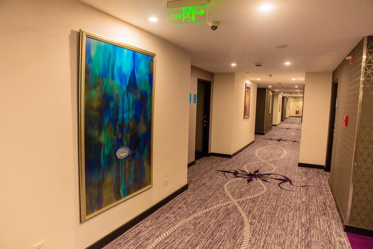 Hotel Fairway - Sri Lanka's First With Robot Technology