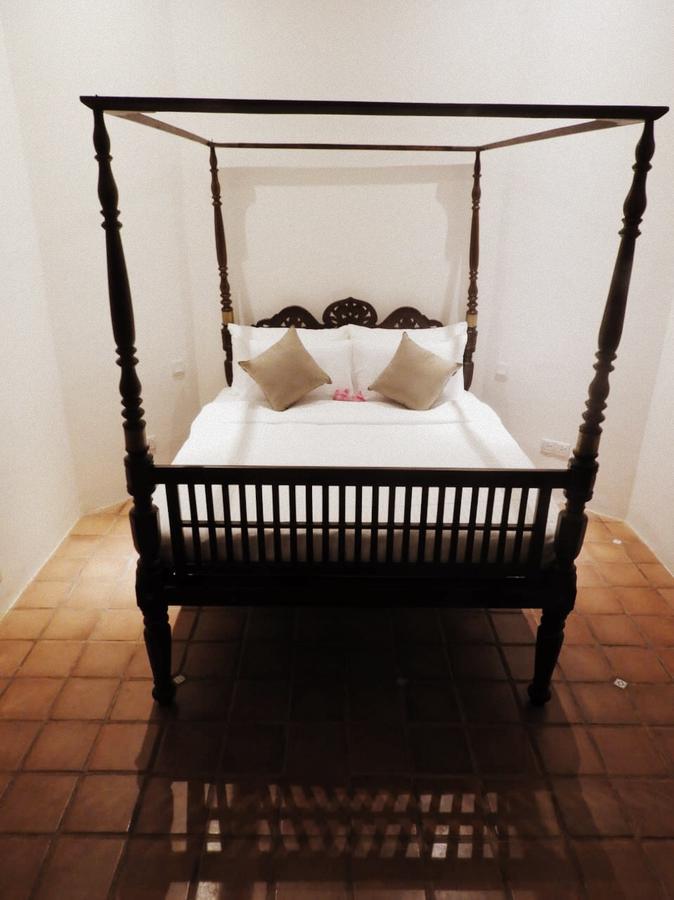 Artisan Hotel 4*