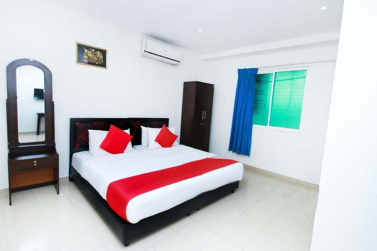 Palace 3*