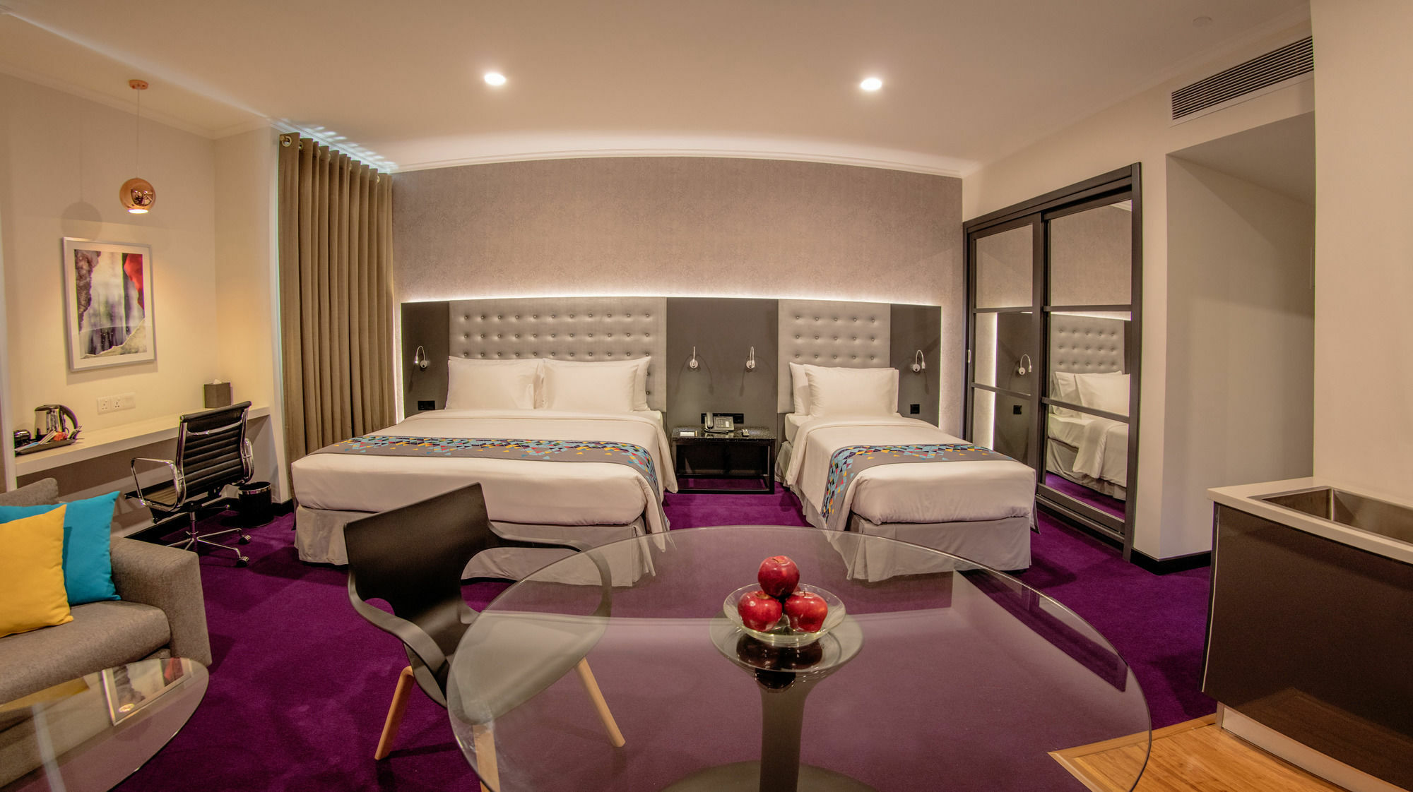 Hotel Fairway - Sri Lanka's First With Robot Technology Colombo