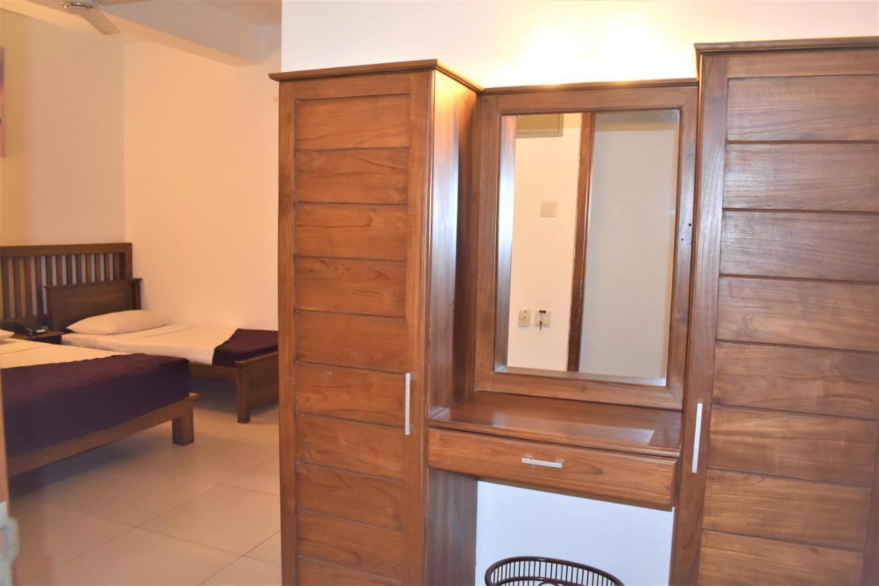 Port View 3* Colombo
