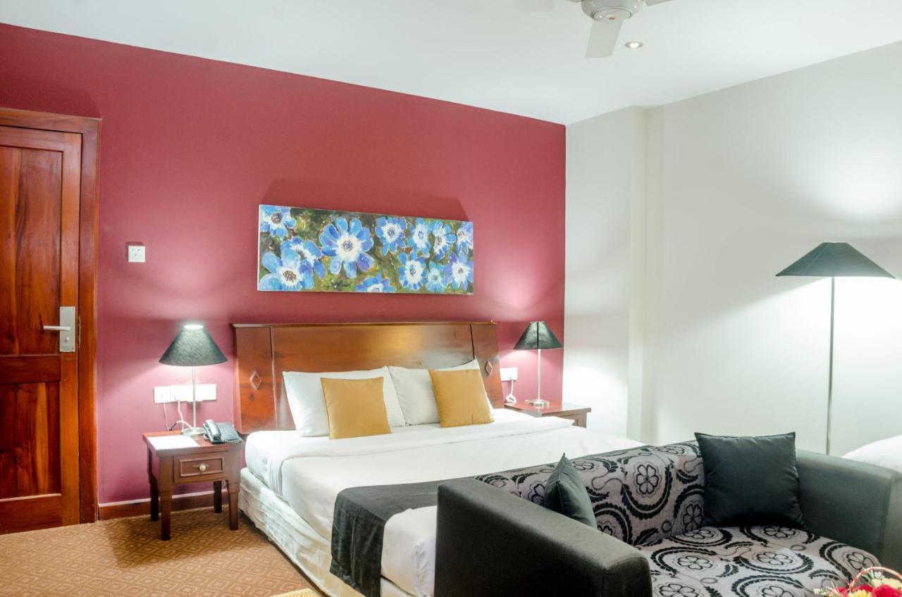 Hotel Opulent River Face Colombo