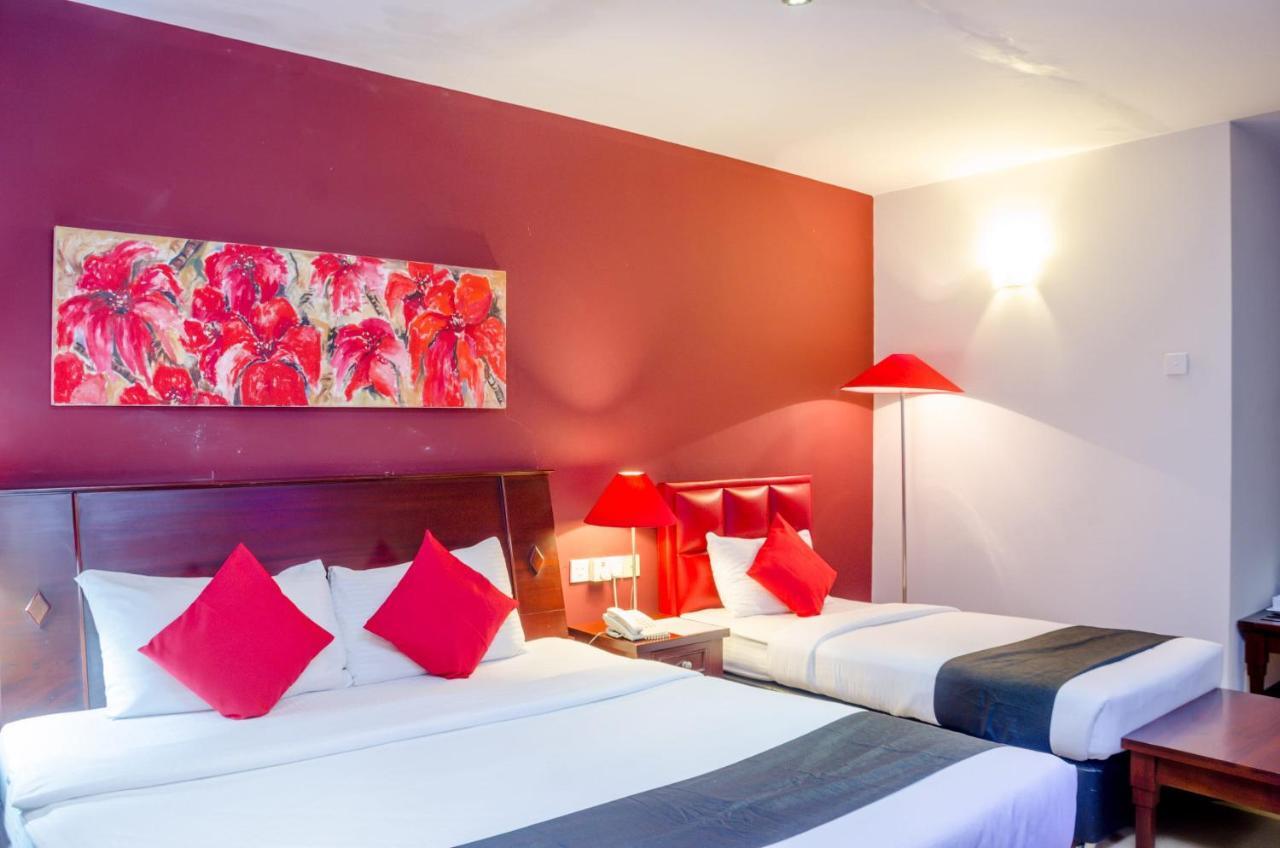 Opulent River Face Hotel 2*