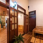 Gentz Residency & Restaurant