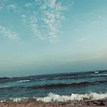 Stunner By The Sea