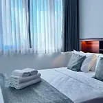 Tri-Zen Urban Retreat By Serviced Apartments Lk