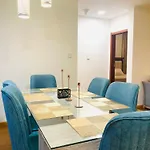 Monaara Lesuire Colombo 3