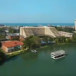 Cinnamon Lakeside