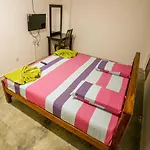 Yoho Solid Hotel Borella