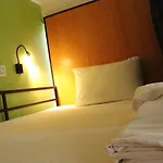 Miracle Colombo City Hostel