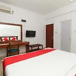 Oyo 126 Reliance Hotel