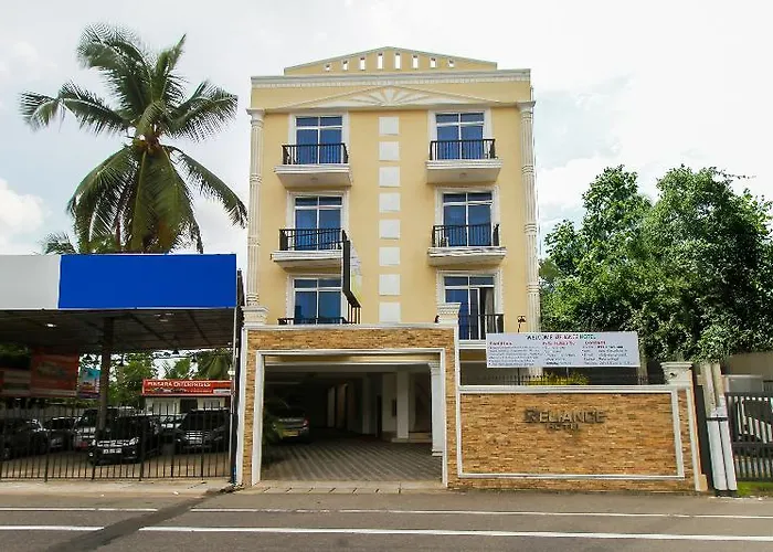 Oyo 126 Reliance Hotel
