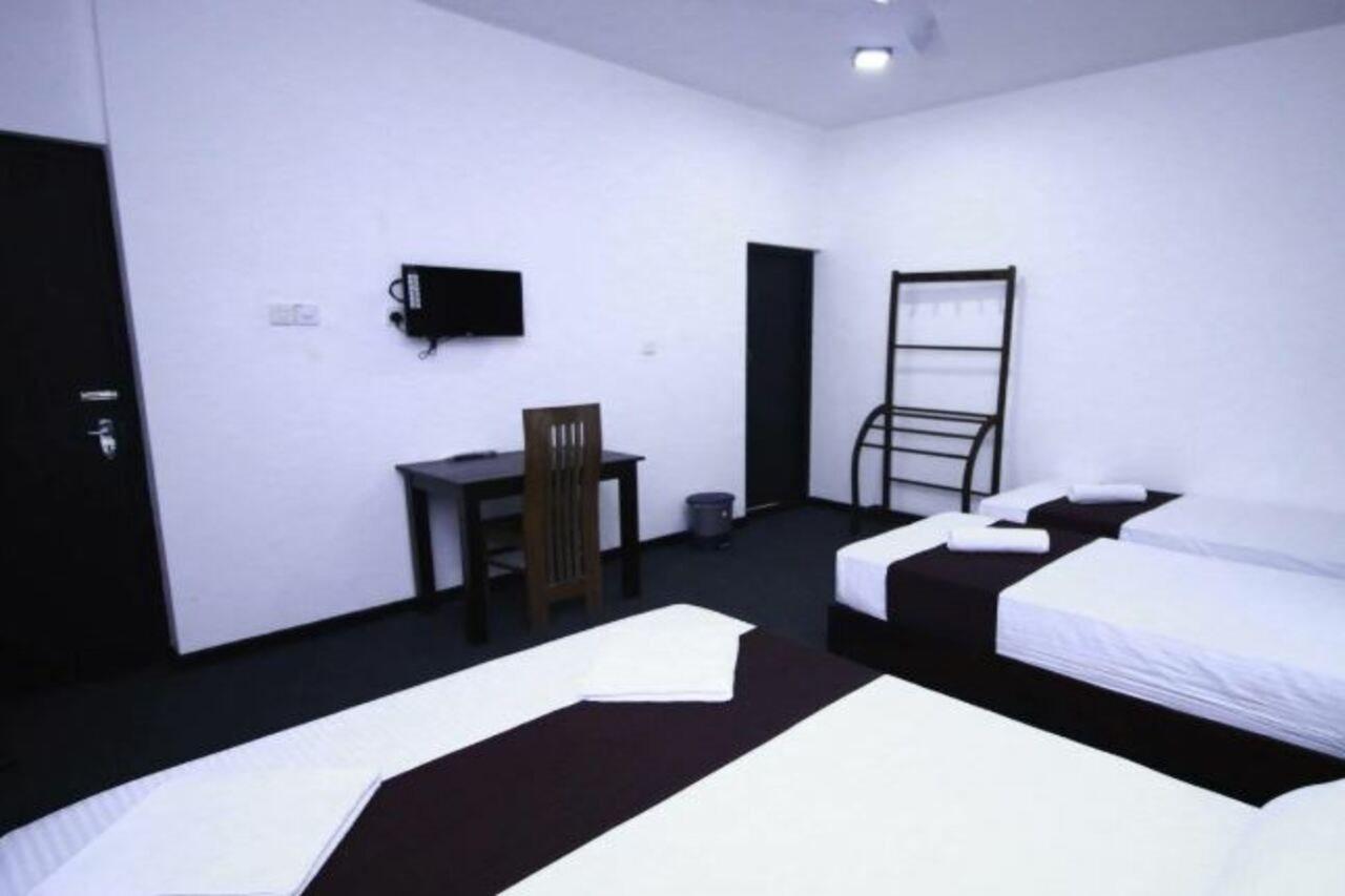 Hotel Yoho Bro 03 3*