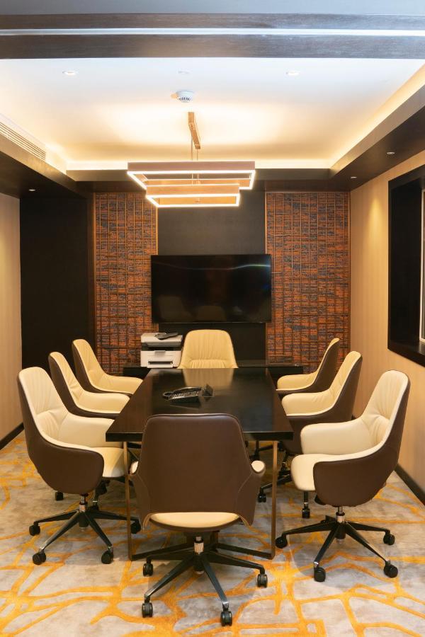 Zest Metropole Hotel