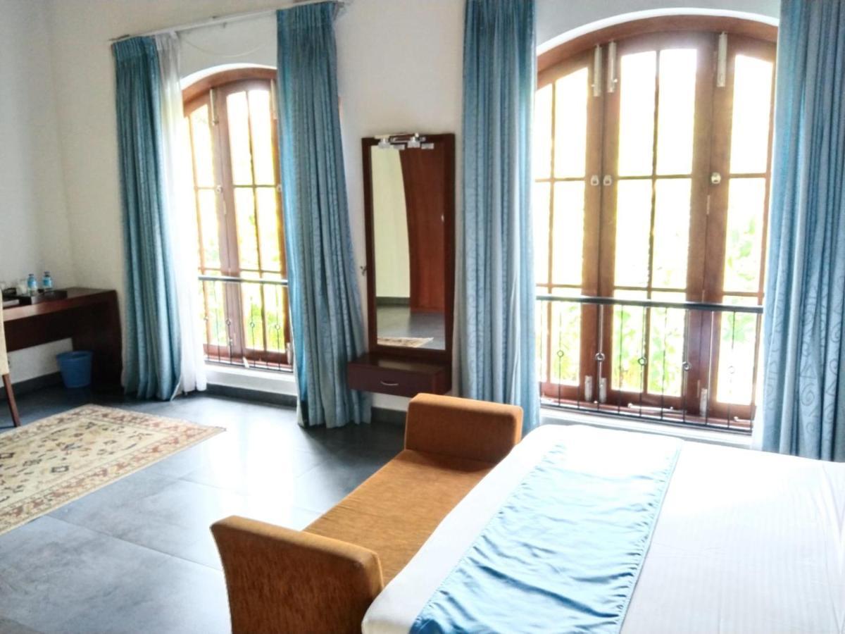 Ellen's Place Hotel