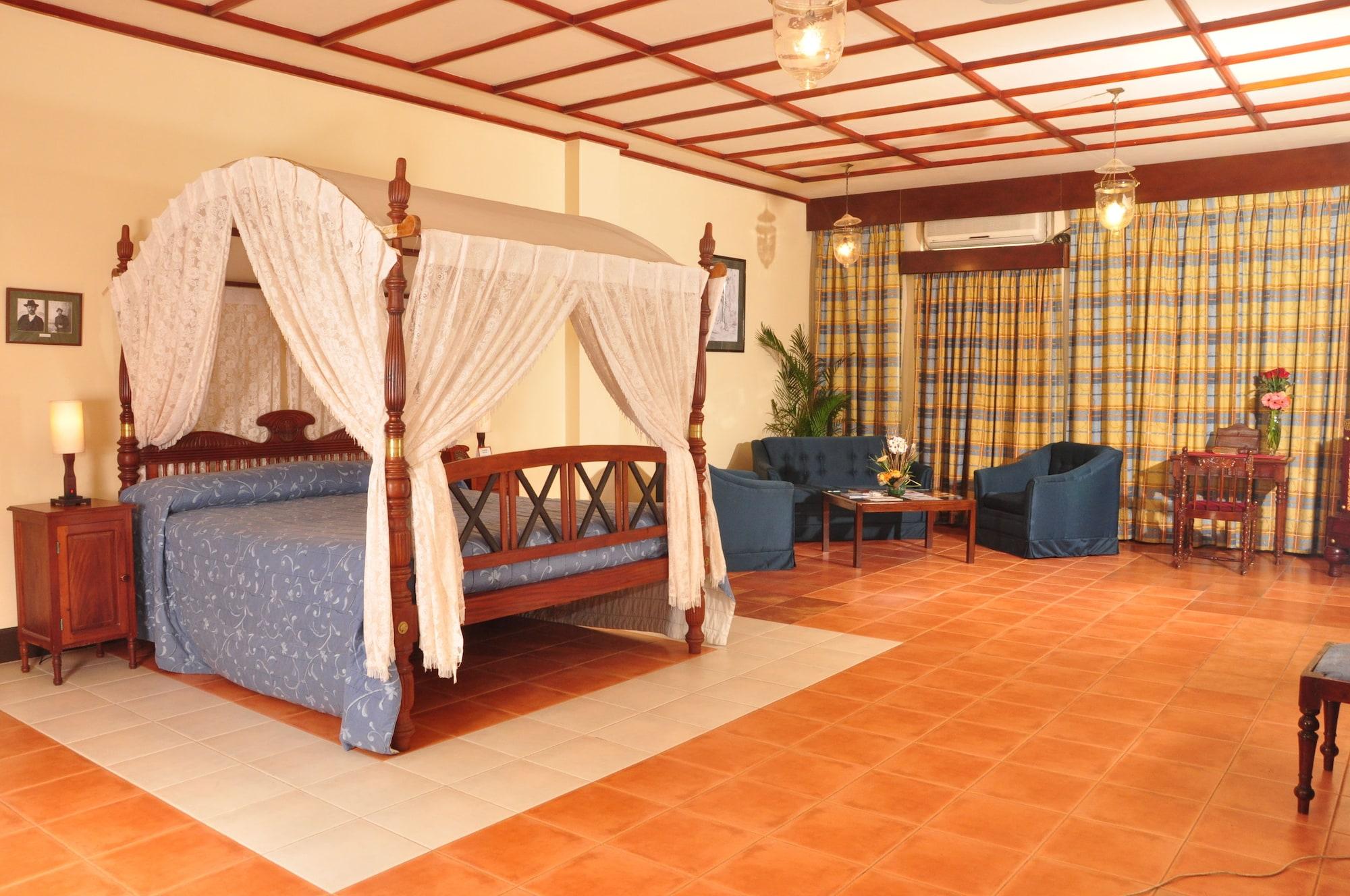 Grand Oriental Hotel 4*