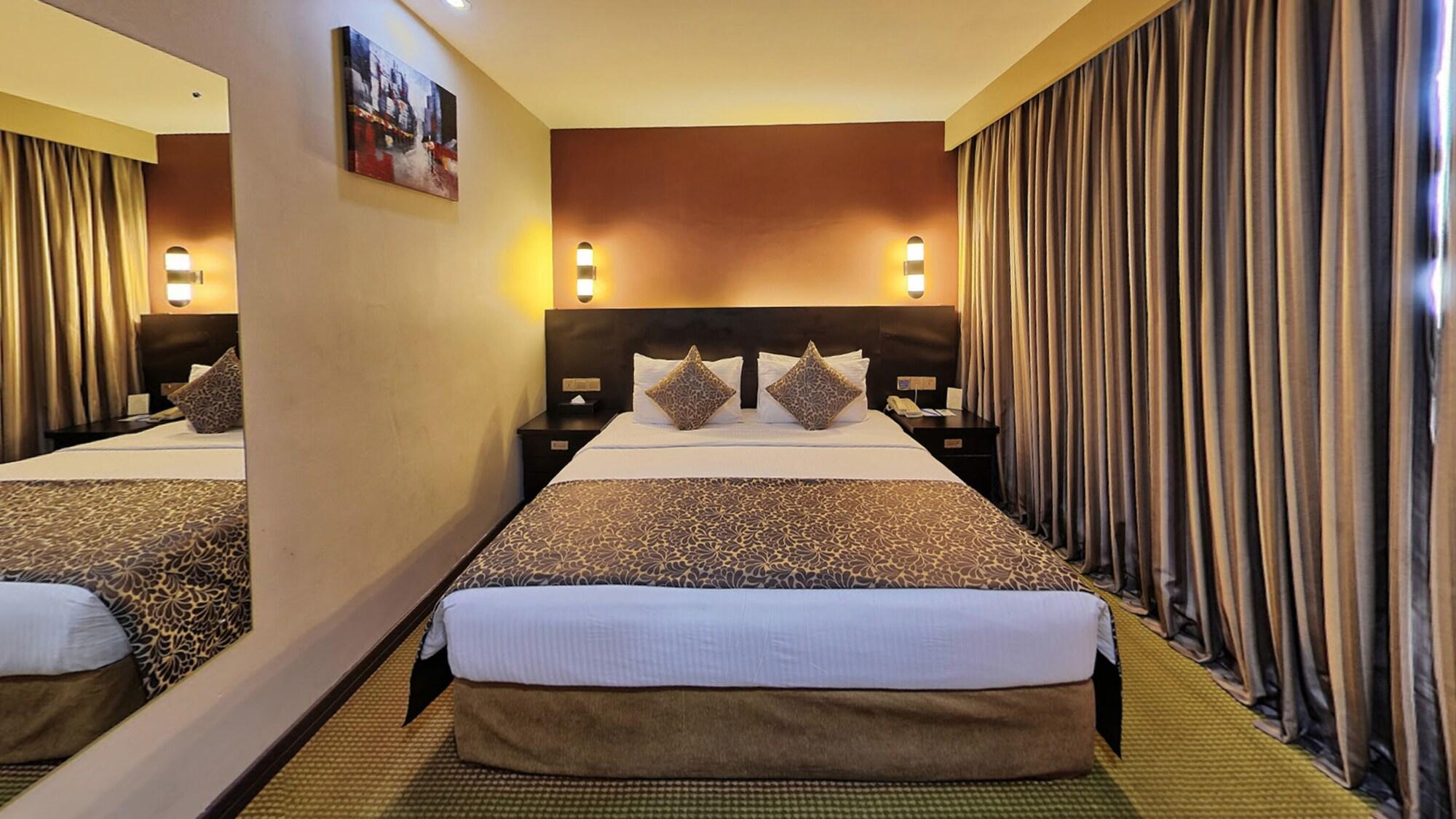 Pearl Grand 4*