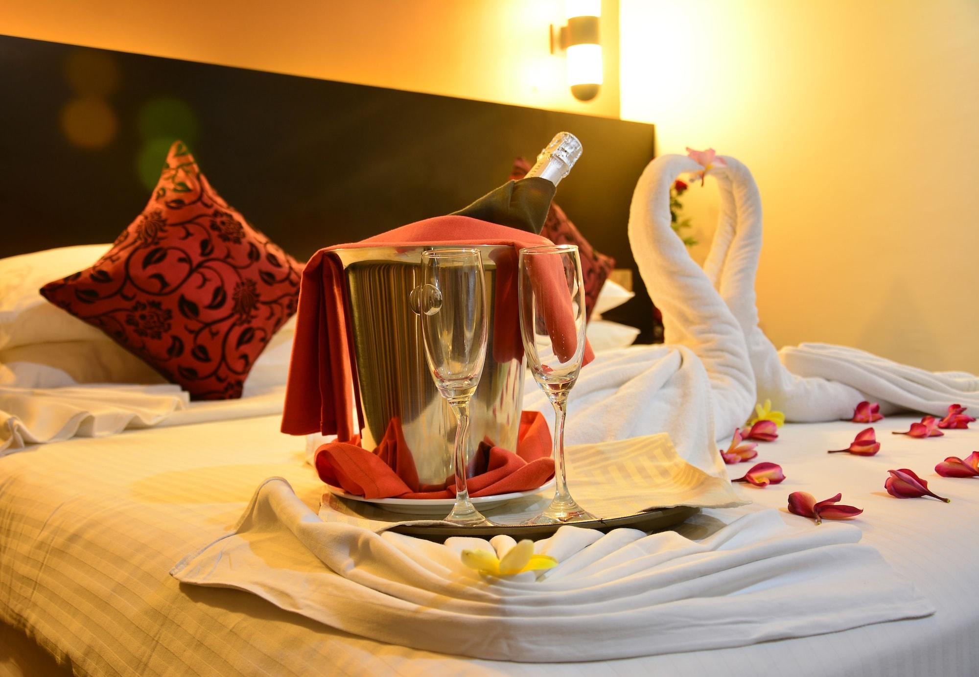 Pearl Grand Hotel 4*