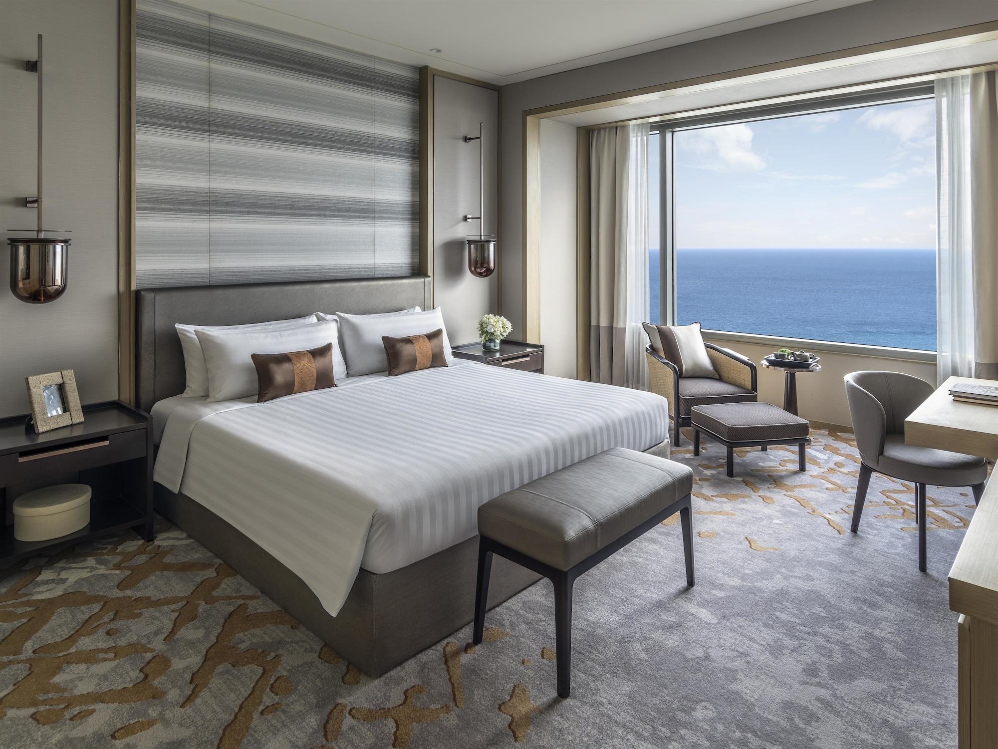 Shangri-la Hotel