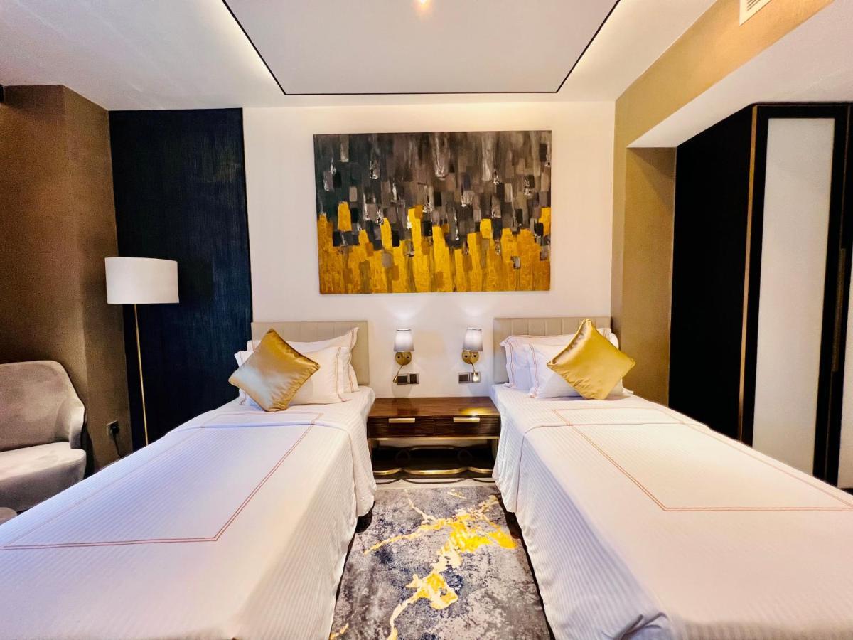 Zest Metropole Hotel 4*