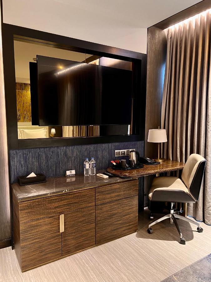 Zest Metropole Hotel 4*