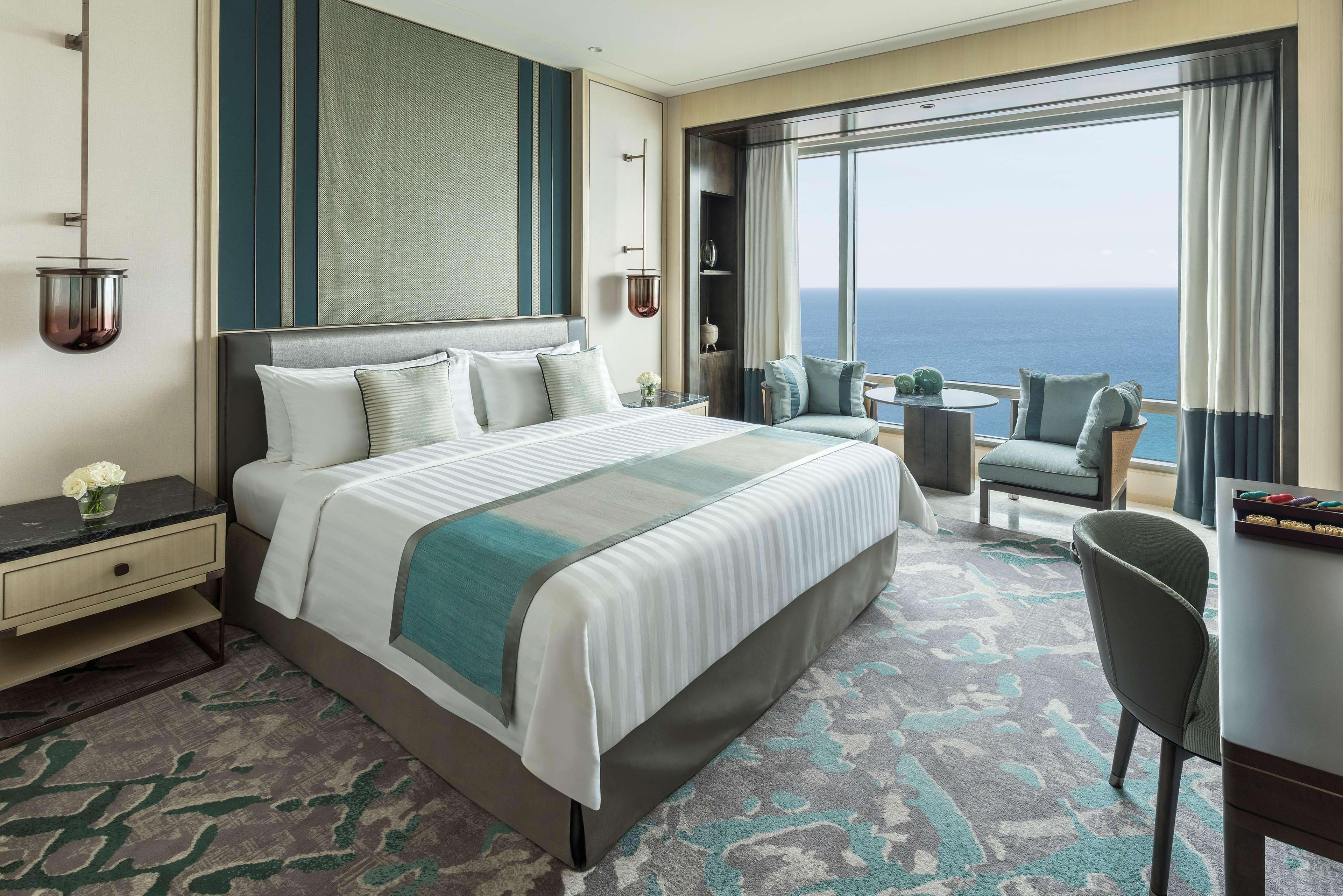 Shangri-la Hotel 5*