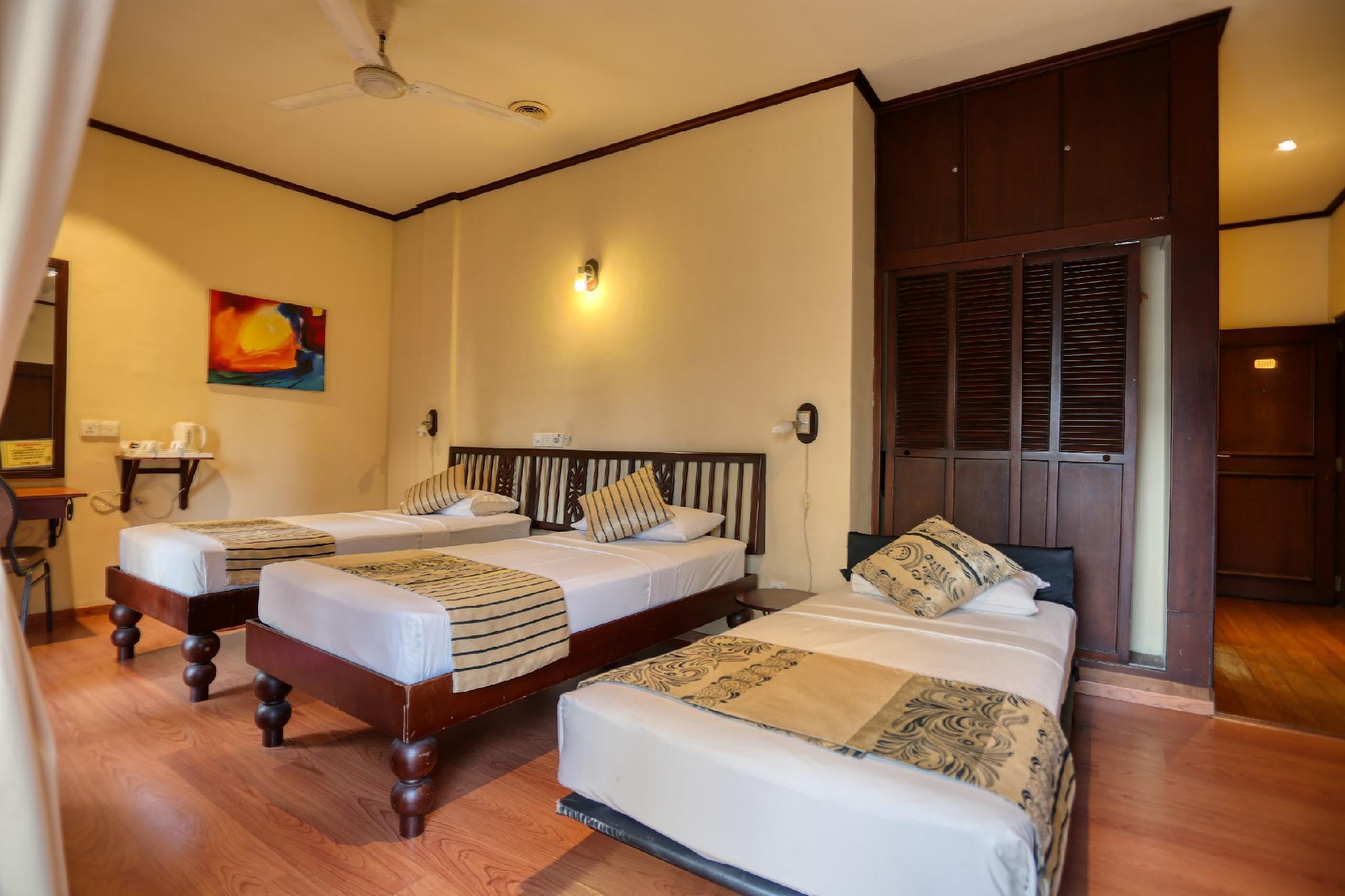 Hotel Colombo City Hotels 3*